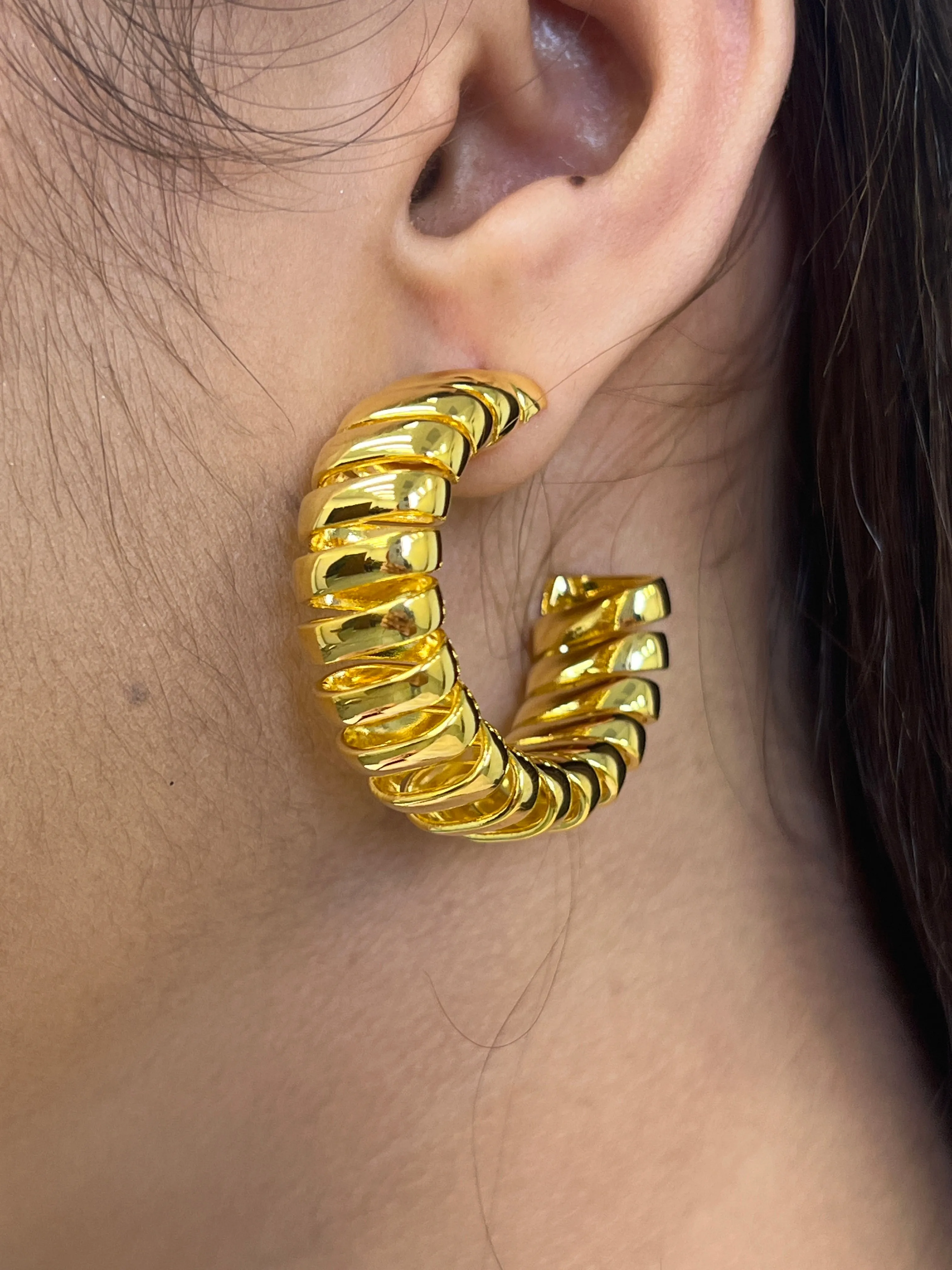 Dazzling Curled Hoop Earrings