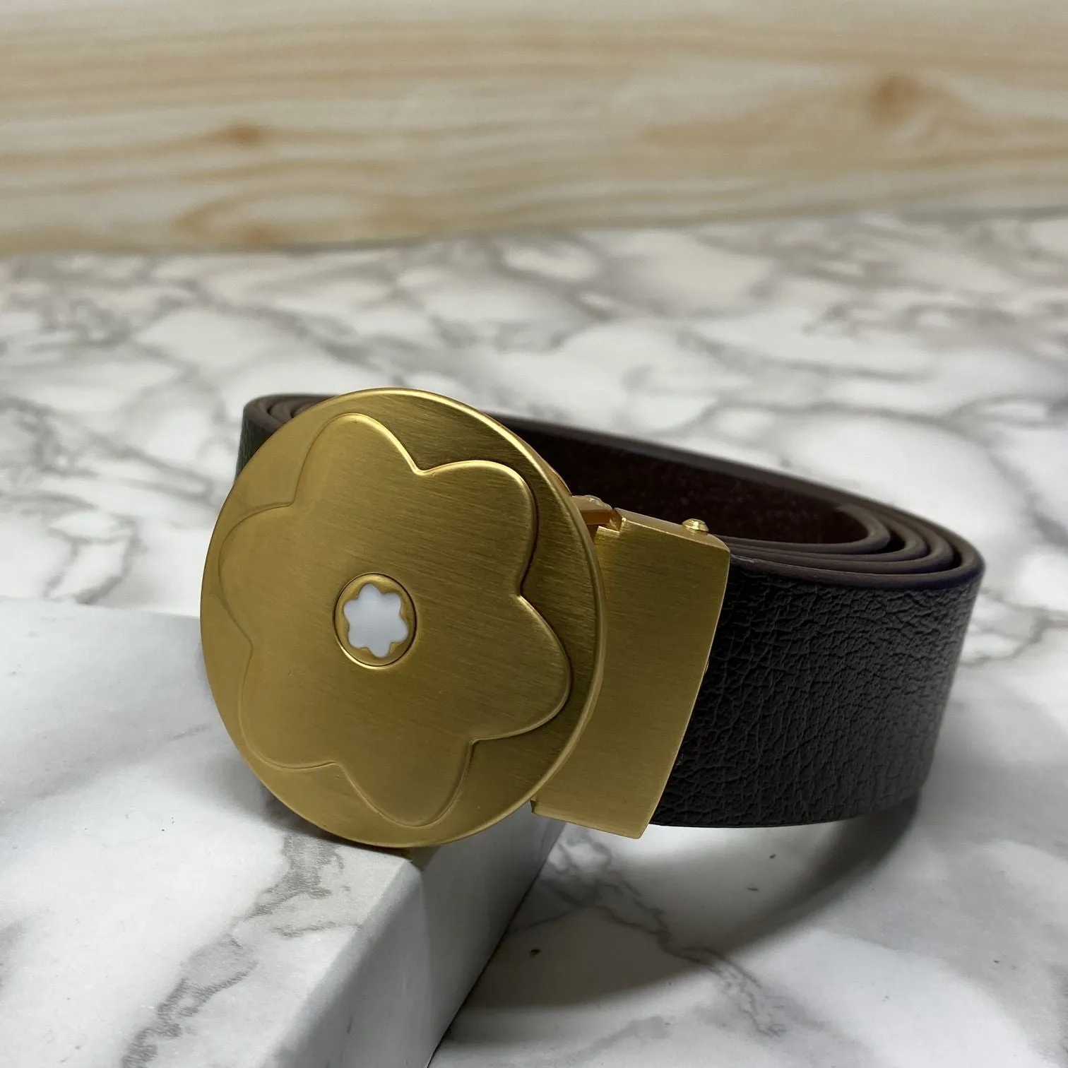 Flower Pattern Round Pin Buckle Leather Belt For Men-JonasParamount