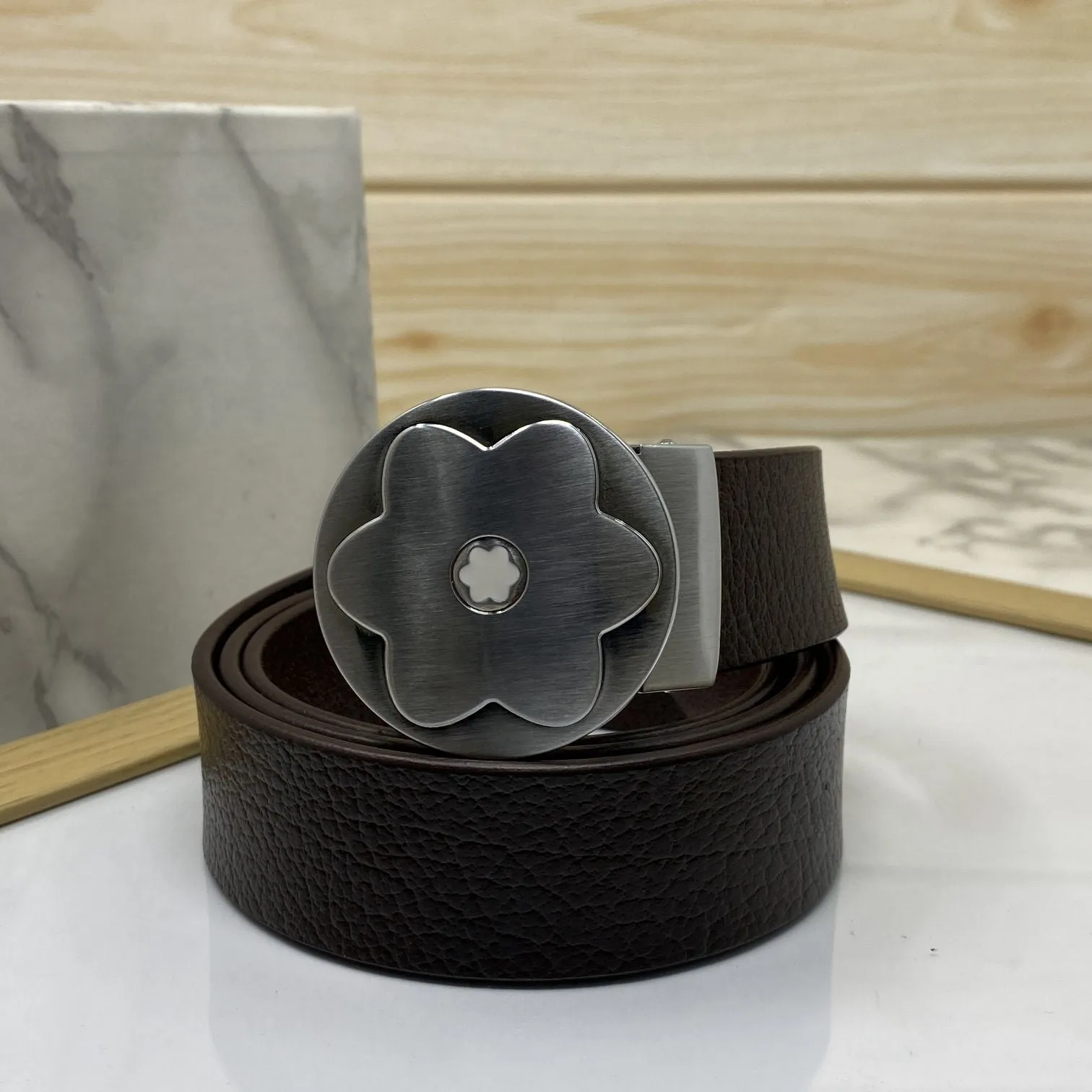 Flower Pattern Round Pin Buckle Leather Belt For Men-JonasParamount