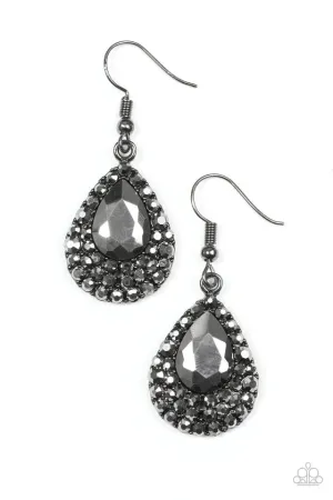 Paparazzi Earring ~ Reel In The Glitter - Black