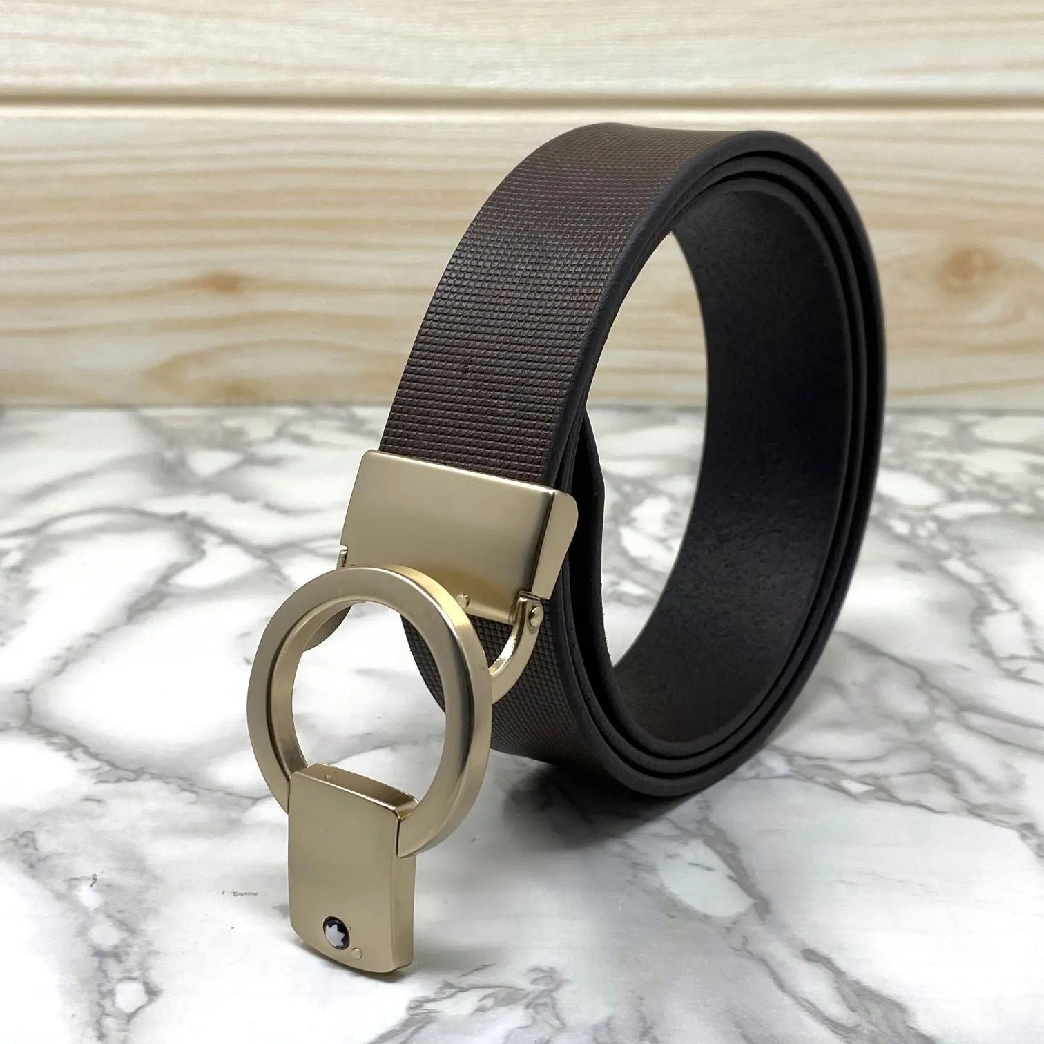 Round Lock Pattern Pressing Buckle With Leather Strap-JonasParamount