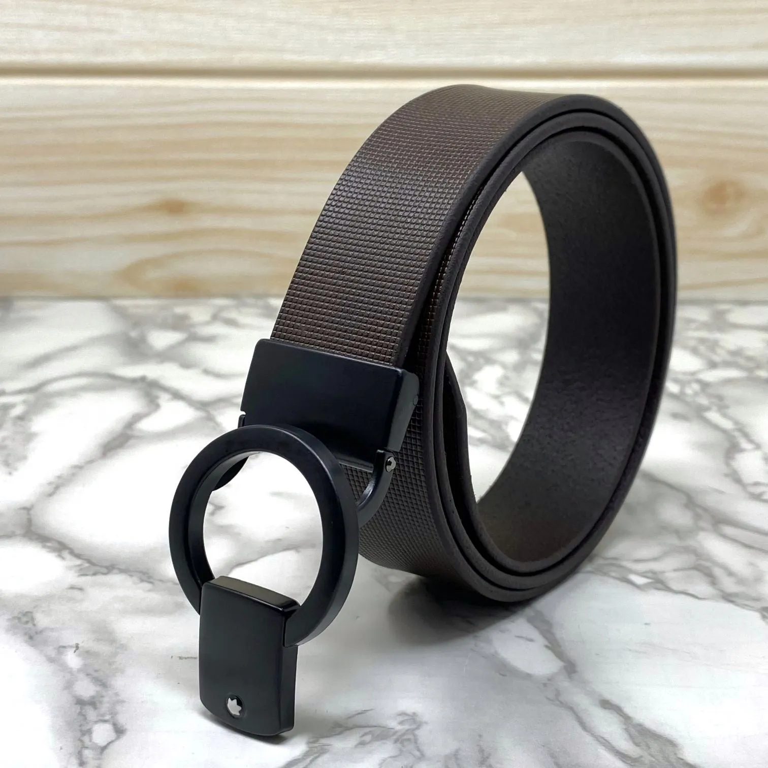 Round Lock Pattern Pressing Buckle With Leather Strap-JonasParamount