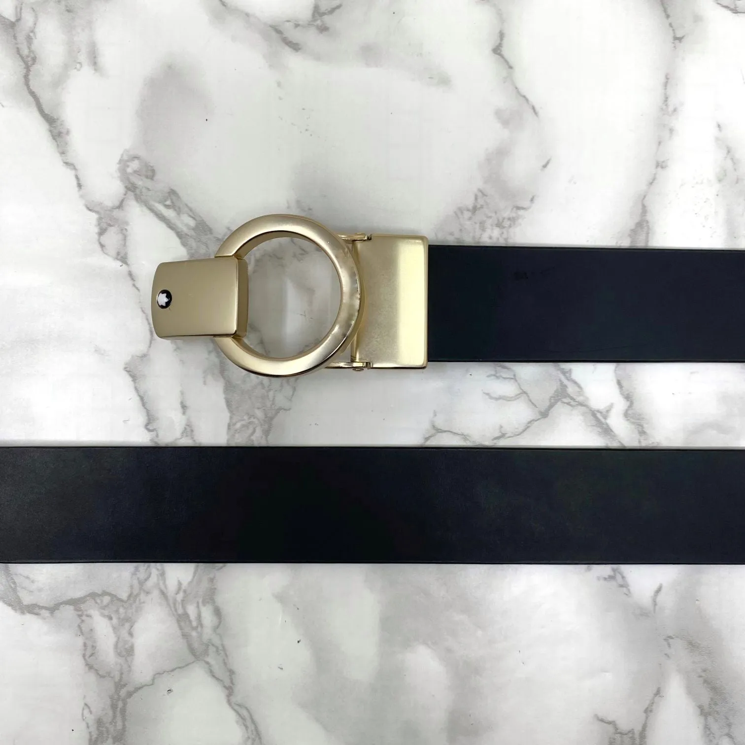 Round Lock Pattern Pressing Buckle With Leather Strap-JonasParamount