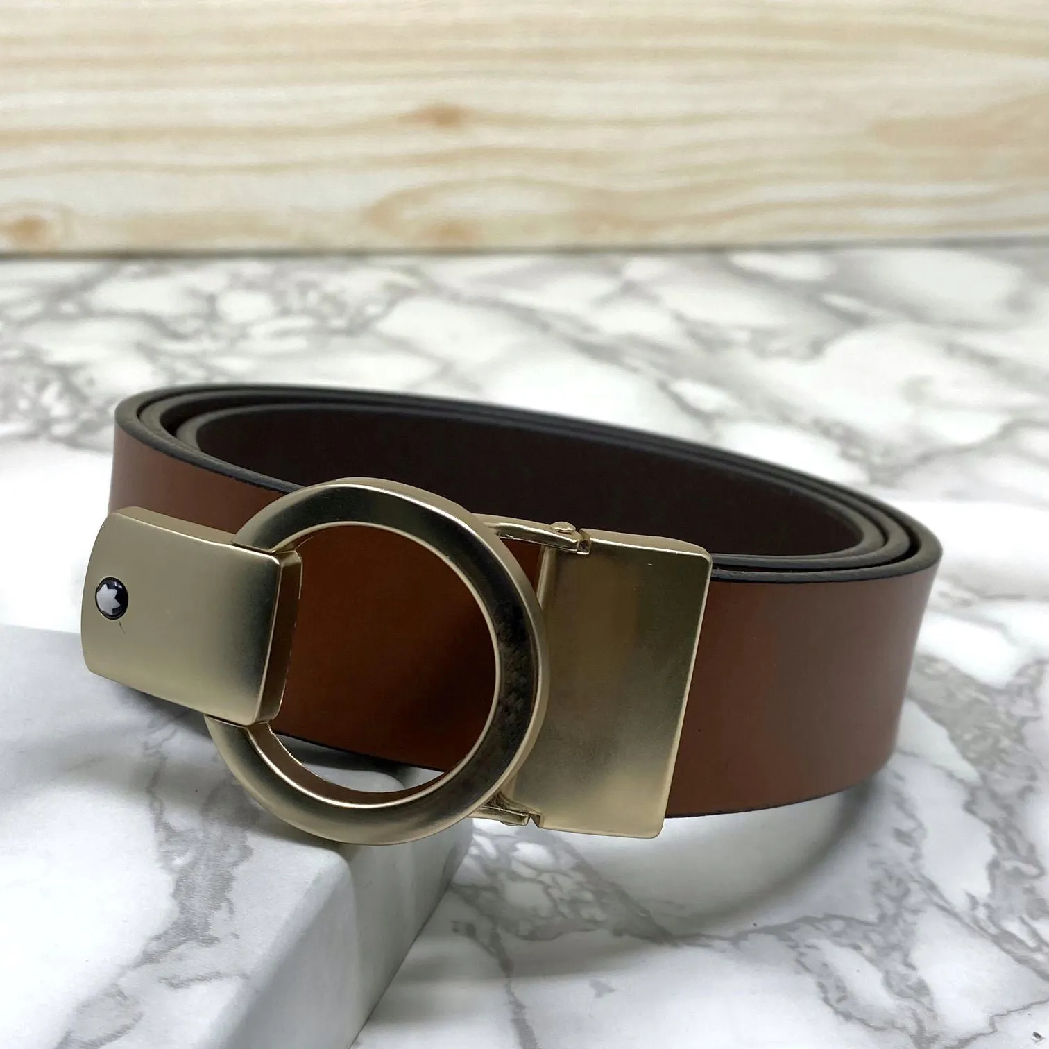 Round Lock Pattern Pressing Buckle With Leather Strap-JonasParamount